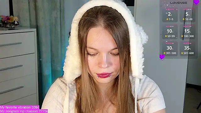 Snapshot of ValBae chatting on September 13, 7:11 pm ValBae online show from September 13, 7:11 pm