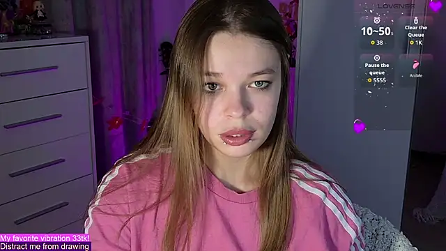 Snapshot of ValBae chatting on October 14, 9:06 pm ValBae online show from October 14, 9:06 pm