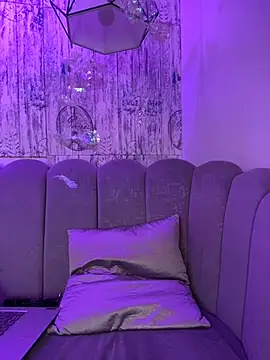 AbyThompson online show from November 6, 2:45 pm