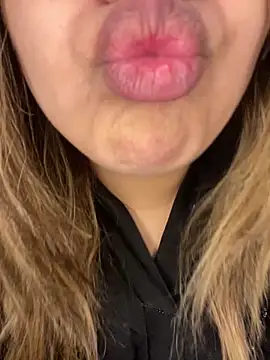 yassminsexy22 online show from April 16, 8:08 pm