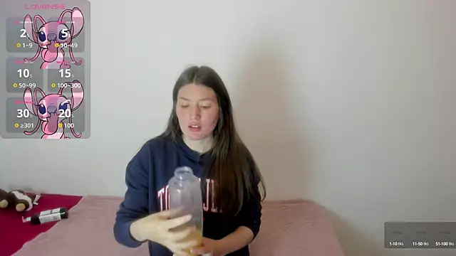 Snapshot of Tesa_cute chatting on October 3, 3:00 am Tesa cute online show from October 3, 3:00 am