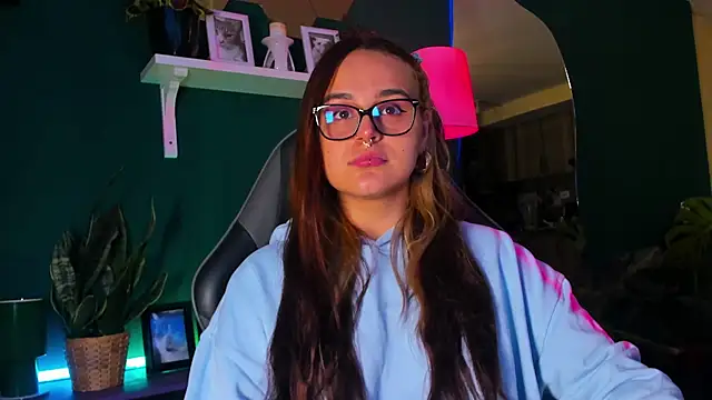 evy orange1 online show from April 16, 1:06 am