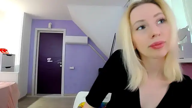 Snapshot of BarbieGoddess chatting on October 26, 12:00 pm BarbieGoddess online show from October 26, 12:00 pm