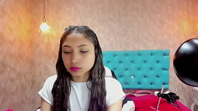 MadelineDoll online show from March 8, 5:11 am