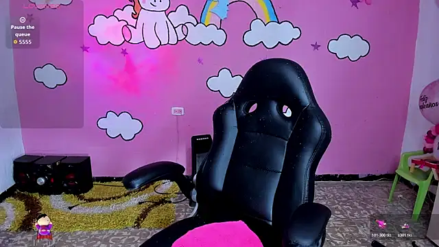 Sharon hils online show from April 10, 1:06 pm