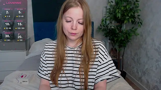 JennyyHot online show from March 14, 8:37 am