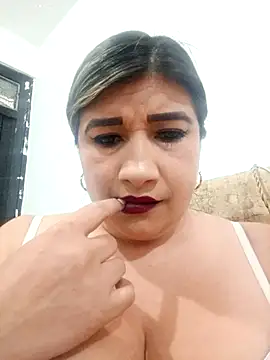 Hannahcandyy online show from October 31, 12:45 am