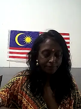 Snapshot of mamakarma1403 chatting on October 20, 10:07 am mamakarma1403 online show from October 20, 10:07 am