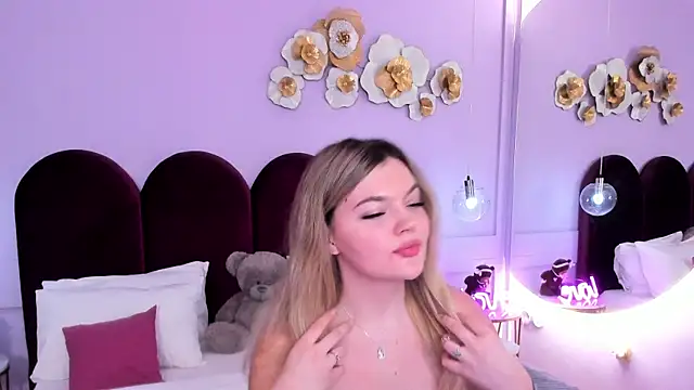 ZaraBloom online show from January 8, 3:16 pm