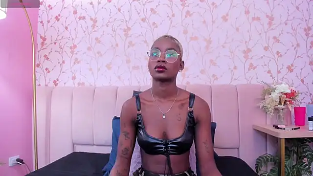 amber-hill online show from February 4, 7:17 pm