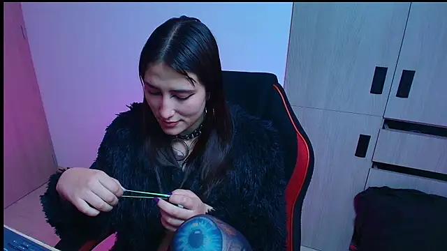 hitomi arata online show from April 21, 2:51 am