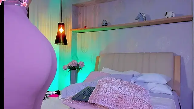 CamilleLynn online show from September 22, 2:10 am