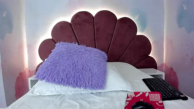 Carohorny4u online show from December 21, 1:04 pm