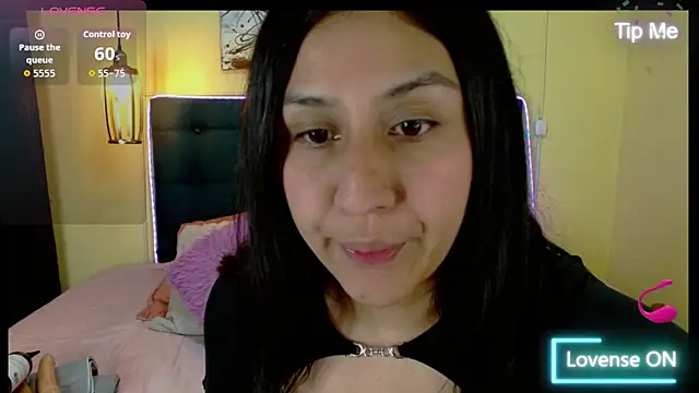 mia aira online show from December 17, 4:22 pm