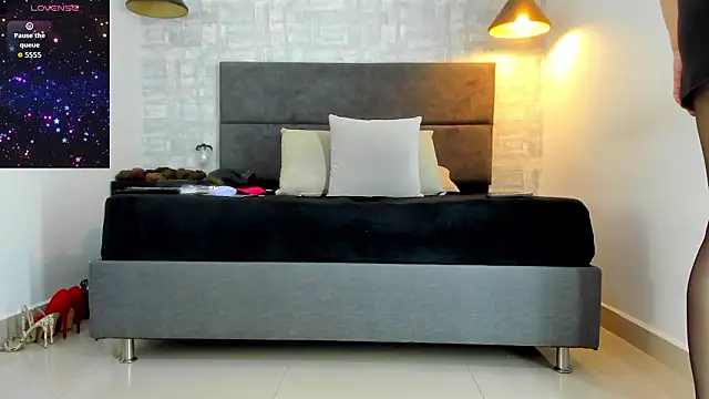 missnatash online show from March 9, 2:31 pm