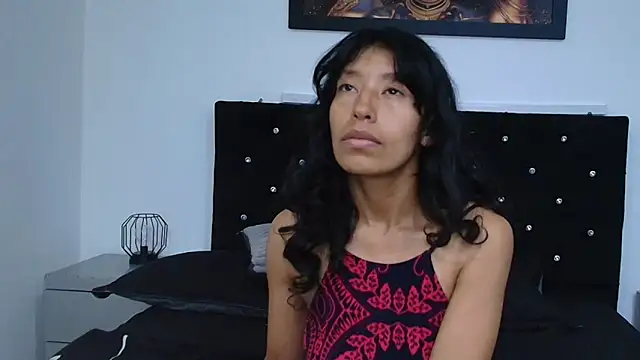 karolinee 66  online show from April 1, 4:02 am