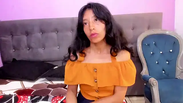 karolinee 66  online show from June 4, 4:28 am