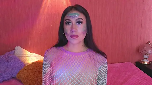 EmiGomez  online show from October 27, 1:28 pm