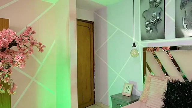 Elith noa online show from November 29, 7:40 pm