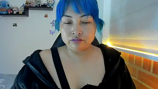 Shaddycute  online show from November 11, 2:25 pm