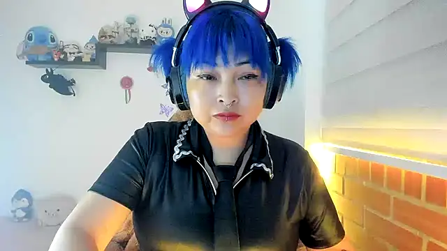 Snapshot of Shaddycute_ chatting on October 20, 6:11 pm Shaddycute online show from October 20, 6:11 pm