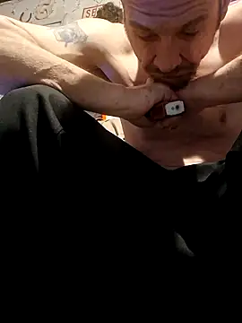 In2itvegassstyle online show from February 21, 3:35 pm