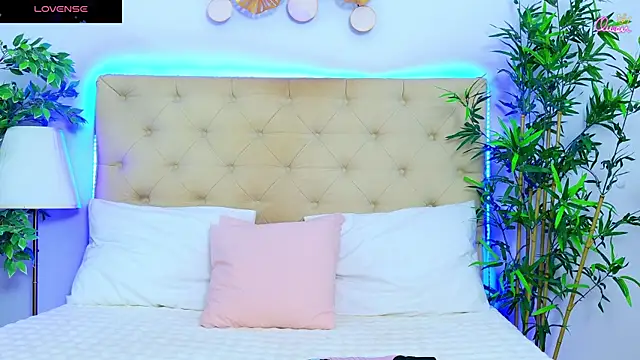 DaliyaArabian online show from April 17, 11:56 am