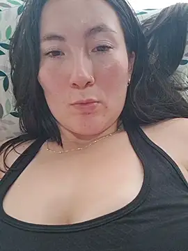 Elle Lee  online show from April 15, 7:58 pm