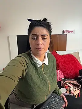 karenlennox1 online show from April 17, 12:02 am