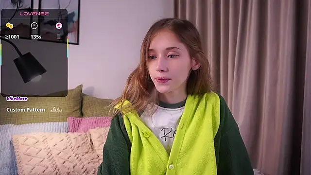 EdlinHargus online show from December 3, 1:52 am