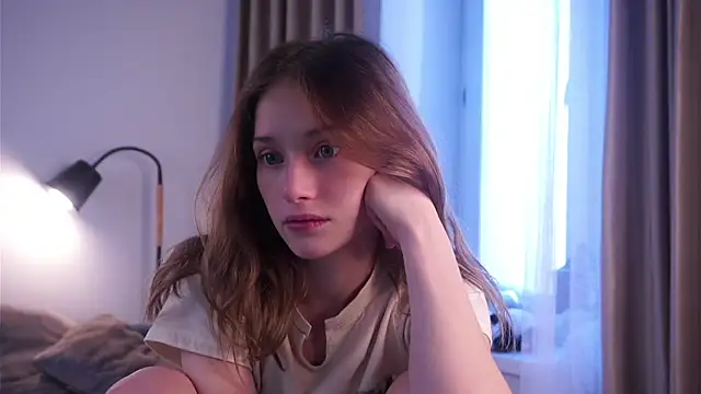 EdlinHargus online show from October 25, 3:03 am