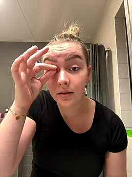 xX HotCouple Xx online show from September 22, 6:50 pm