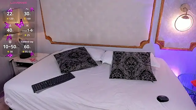 Paiige peach online show from November 15, 7:59 pm