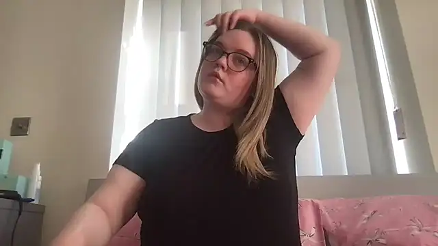 honeyyy24 online show from April 24, 5:27 pm