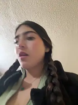 Snapshot of Arii_vega_ chatting on October 17, 2:04 am Arii vega  online show from October 17, 2:04 am