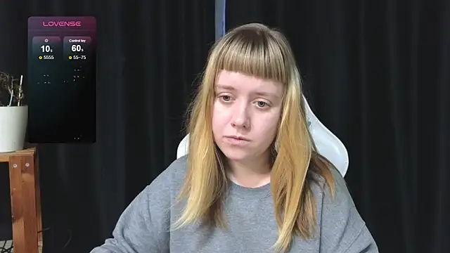 June shy0 online show from December 19, 8:06 am