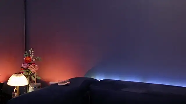 Olivia Collins1 online show from June 4, 1:55 am