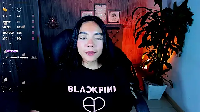 Snapshot of miichael_black chatting on October 22, 10:26 pm miichael black online show from October 22, 10:26 pm