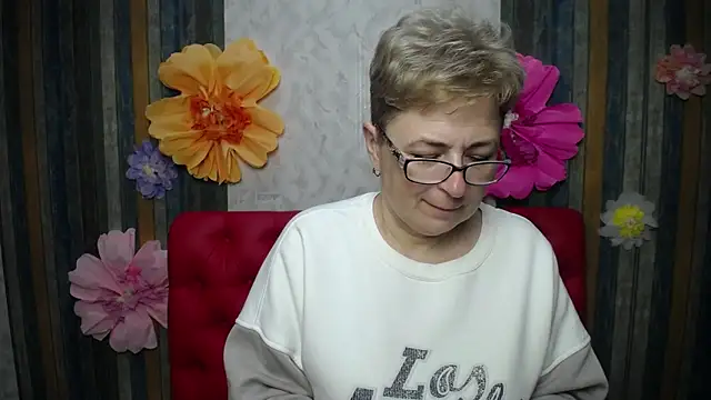 EmiliaGree online show from April 24, 5:05 pm