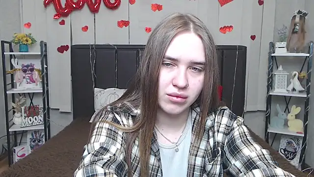 LauraHlot online show from May 27, 5:48 am