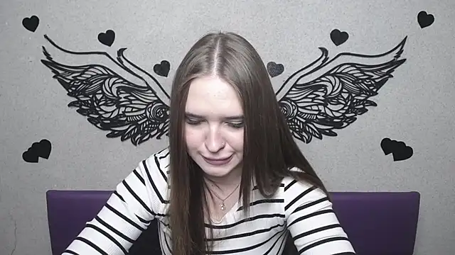 LauraHlot online show from April 18, 7:07 pm