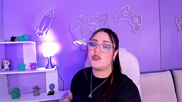 Camiila Osorio online show from December 4, 9:48 pm