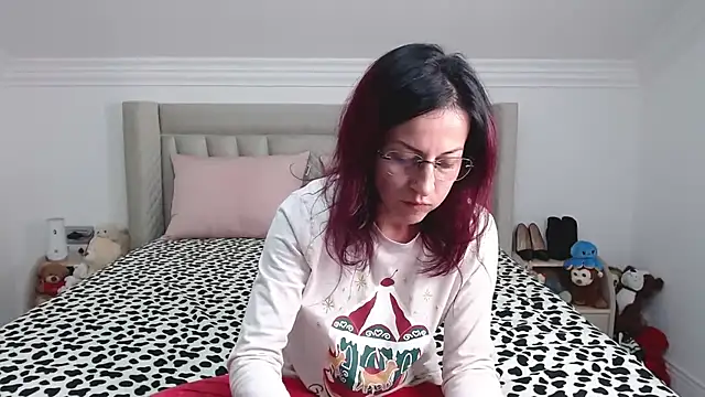 CatWoman0001 online show from December 16, 8:37 pm