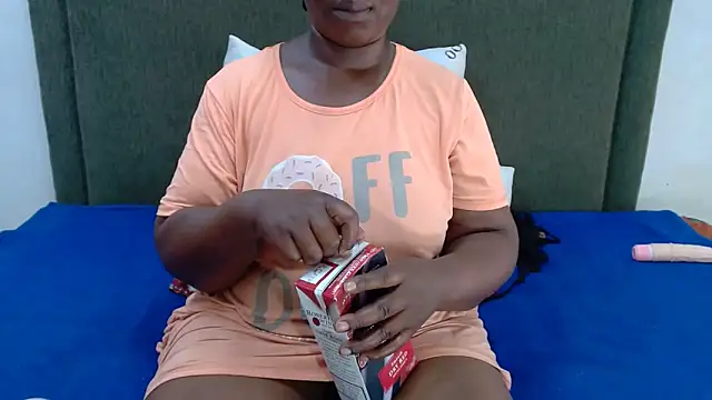 Thickchocolatex2 online show from February 7, 6:50 am