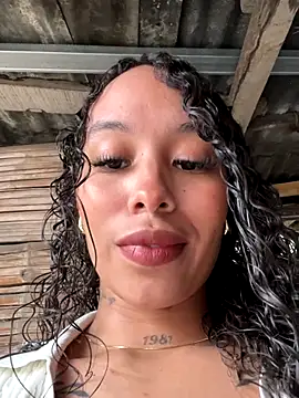 MarieLeon online show from December 14, 8:25 pm