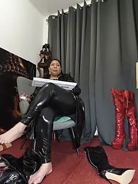 LeizaMagnus online show from February 17, 10:31 pm