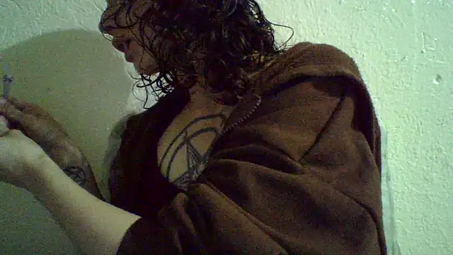 CELEna098rs707 online show from April 16, 11:40 pm