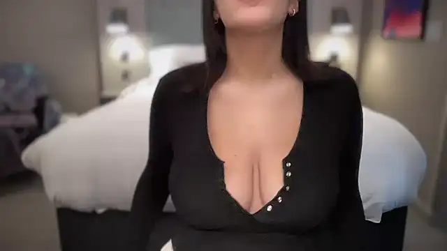 LillyUK online show from February 8, 4:33 pm