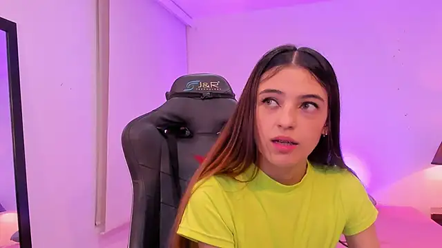 sofiarouge online show from December 2, 8:00 pm