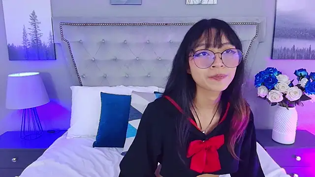 Snapshot of Yommi_Winx chatting on September 18, 11:03 pm Yommi Winx online show from September 18, 11:03 pm